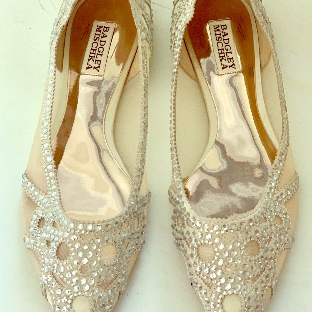 Badgley Mischka Gigi Crystal Pointy Toe Flat 8.5